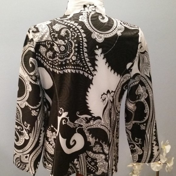 Chicos black and white abstract jacket NWT - Picture 2 of 5